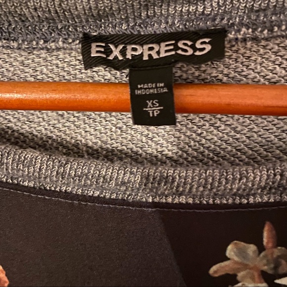 EXPRESS Flower print top - Picture 4 of 5